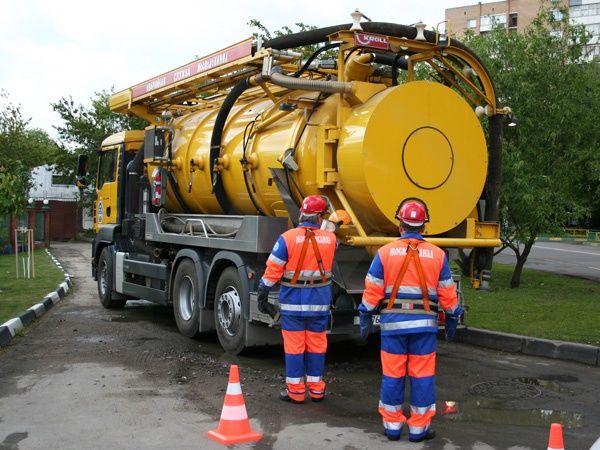 kroll_kombinirovannaja_kanalopromyvochnaja_mashina_mosvodokanal_4.jpg
